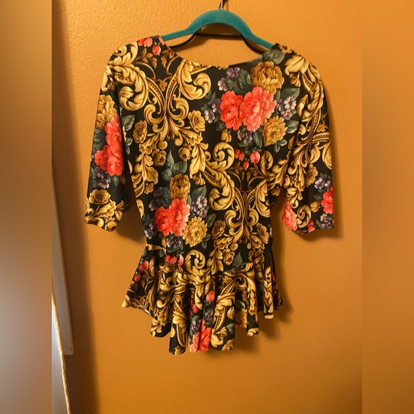 Vintage Jenny floral peplum blouse with pearl buttons and fleur-de-lis’s - Picture 8 of 9